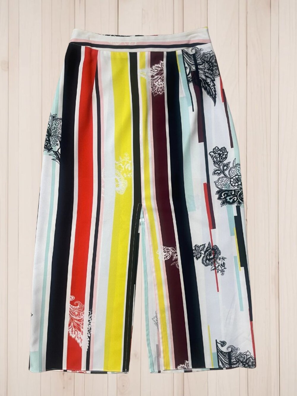 Archiva 2017 River Island Graphic Dual-Slit Midi Skirt - UK 8 / US 4